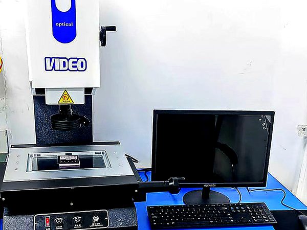 2D vision measuring instrument for quality inspection