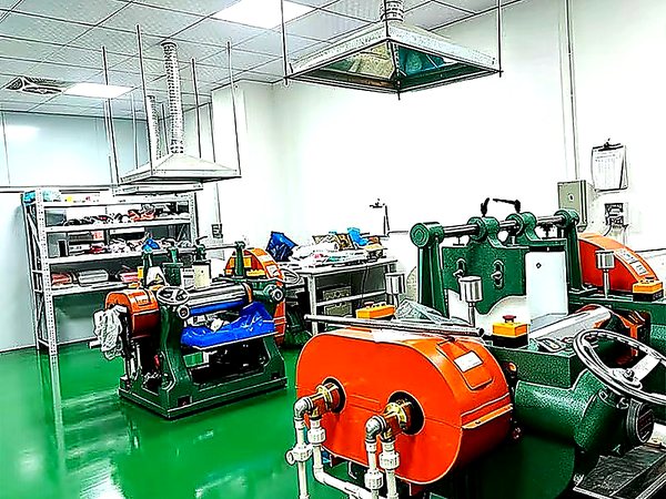 Silicone mixing mill compounding raw material